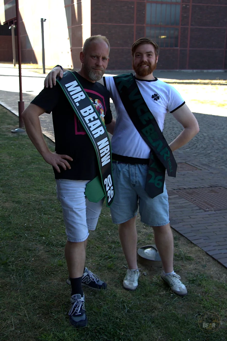 Christoph und Joshua gemeinsam mit ihren Schärpen